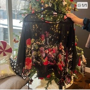 Papillon Blanc Black Floral Blouse